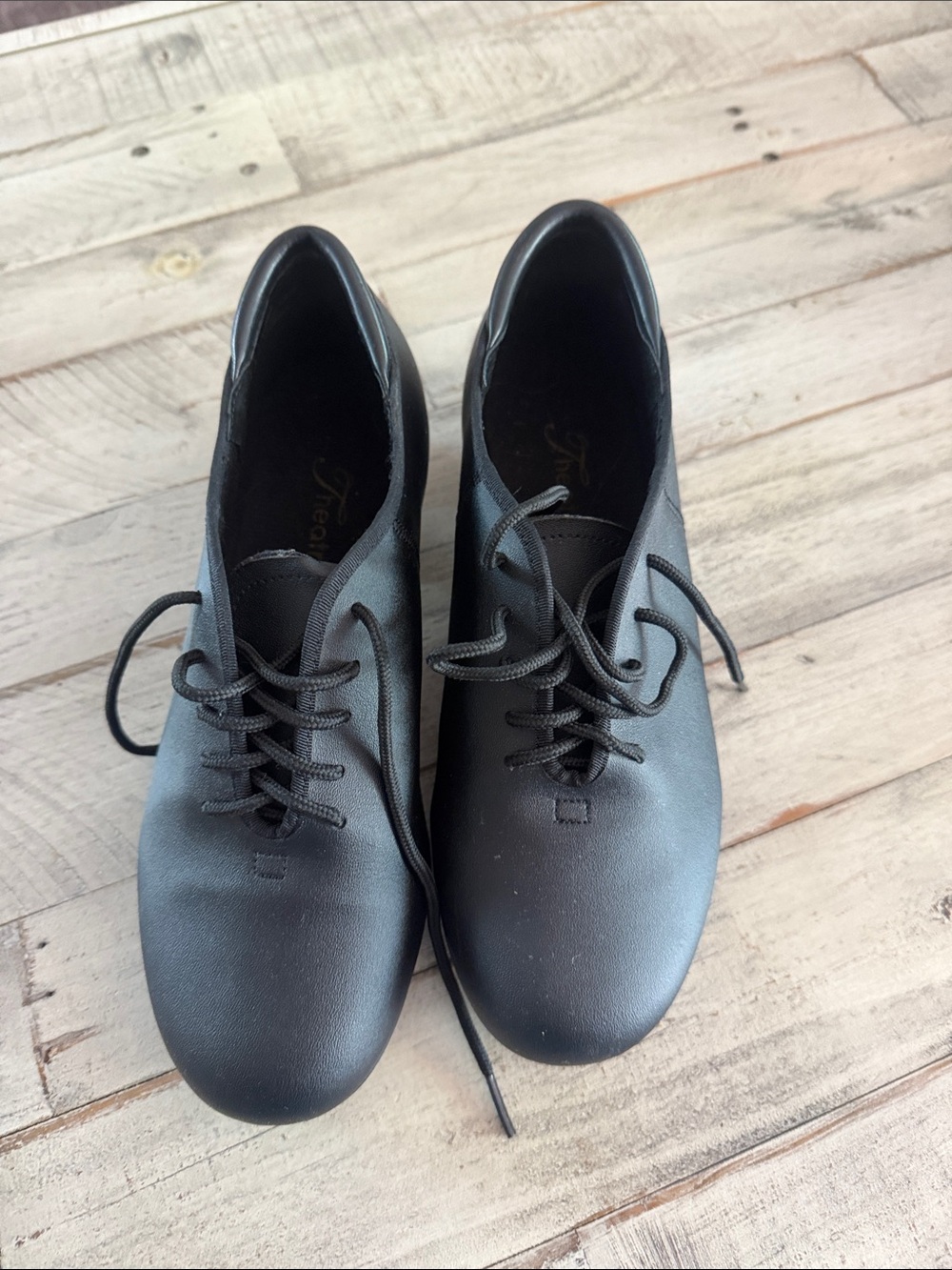 Theatricals woman's 8.5 tap shoes